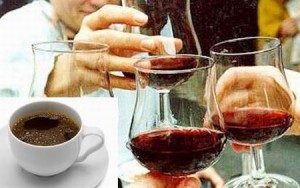 Có nên uống rượu vang và cà phê cùng nhau?